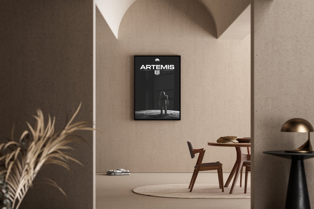 ARTEMIS III – Astronaut auf Mondoberfläche, Mond im Hintergrund, S/W – Poster im Esszimmer