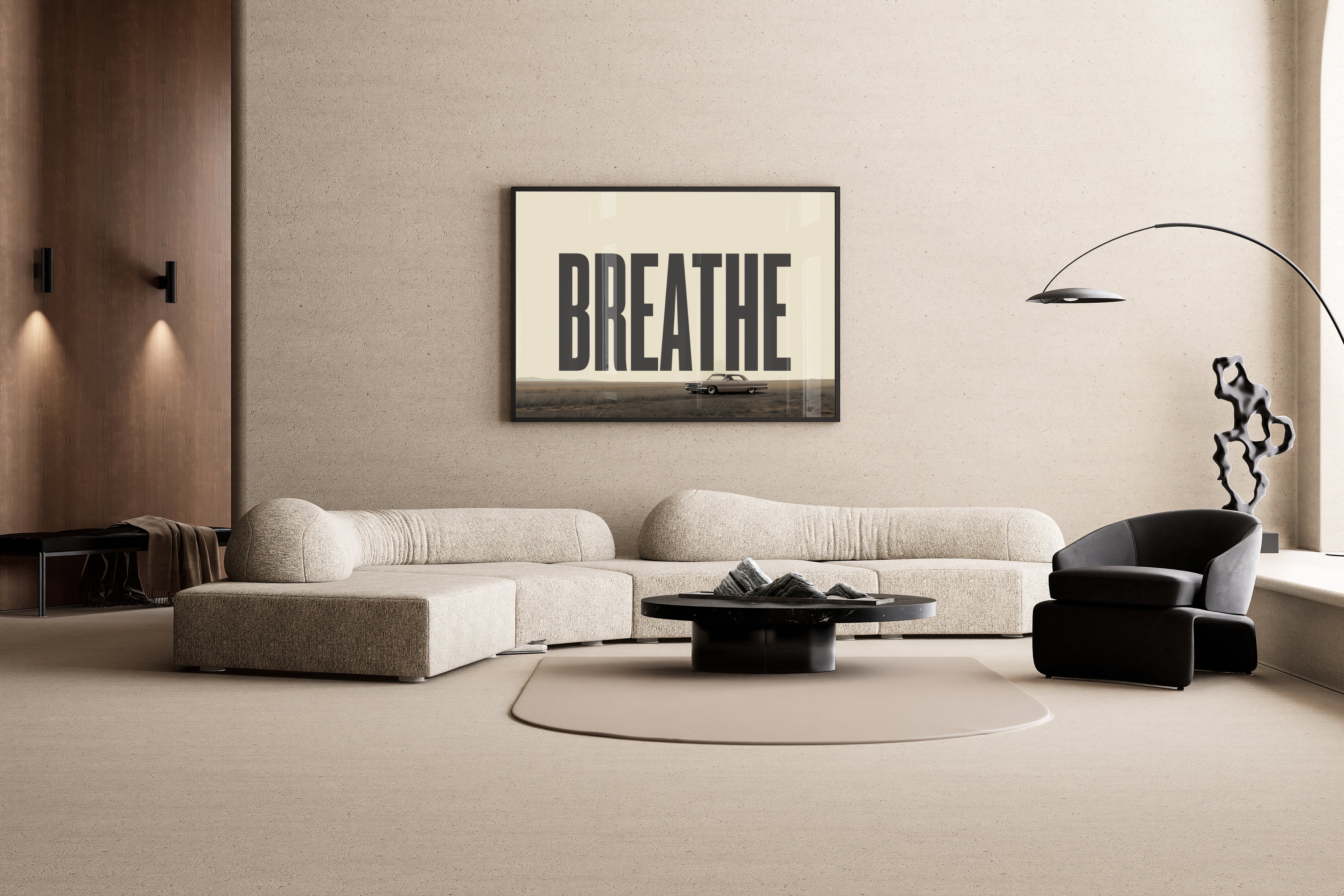 BREATHE – Oldtimer auf weiter Ebene, Typografie-Poster, minimalistisch, Beige-Grau – Wandbild im modernen Wohnzimmer