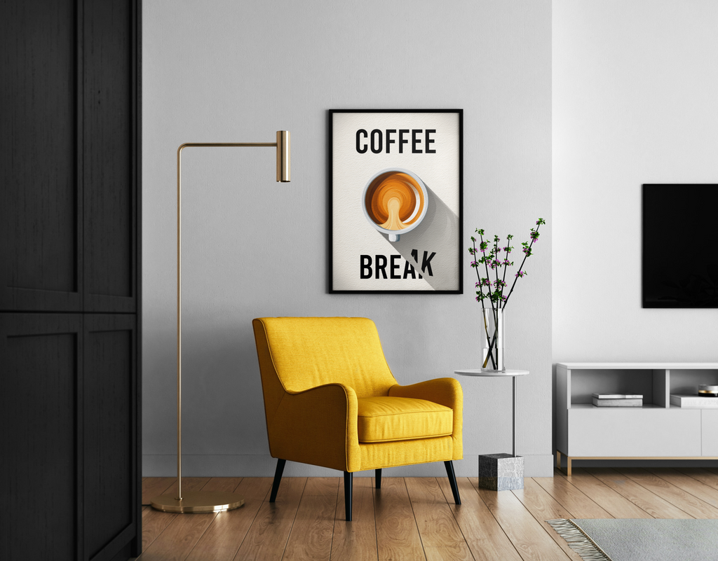 Coffee Break Schriftzug mit Kaffeetasse von oben – typografischer Poster im modernen Wohnzimmer