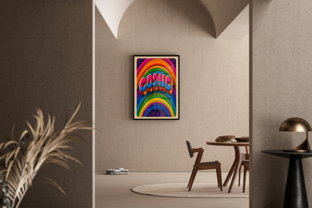 COSMIC – bunter Retro-Kunstdruck mit Regenbogenwellen und 70s-Typografie – Poster im Esszimmer