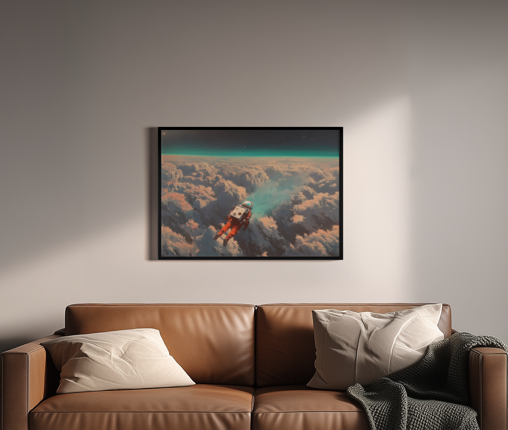COSMIC DRIFT – Astronaut schwebt über Wolken vor türkisem Horizont, Sci-Fi – Wandbild über braunem Ledersofa