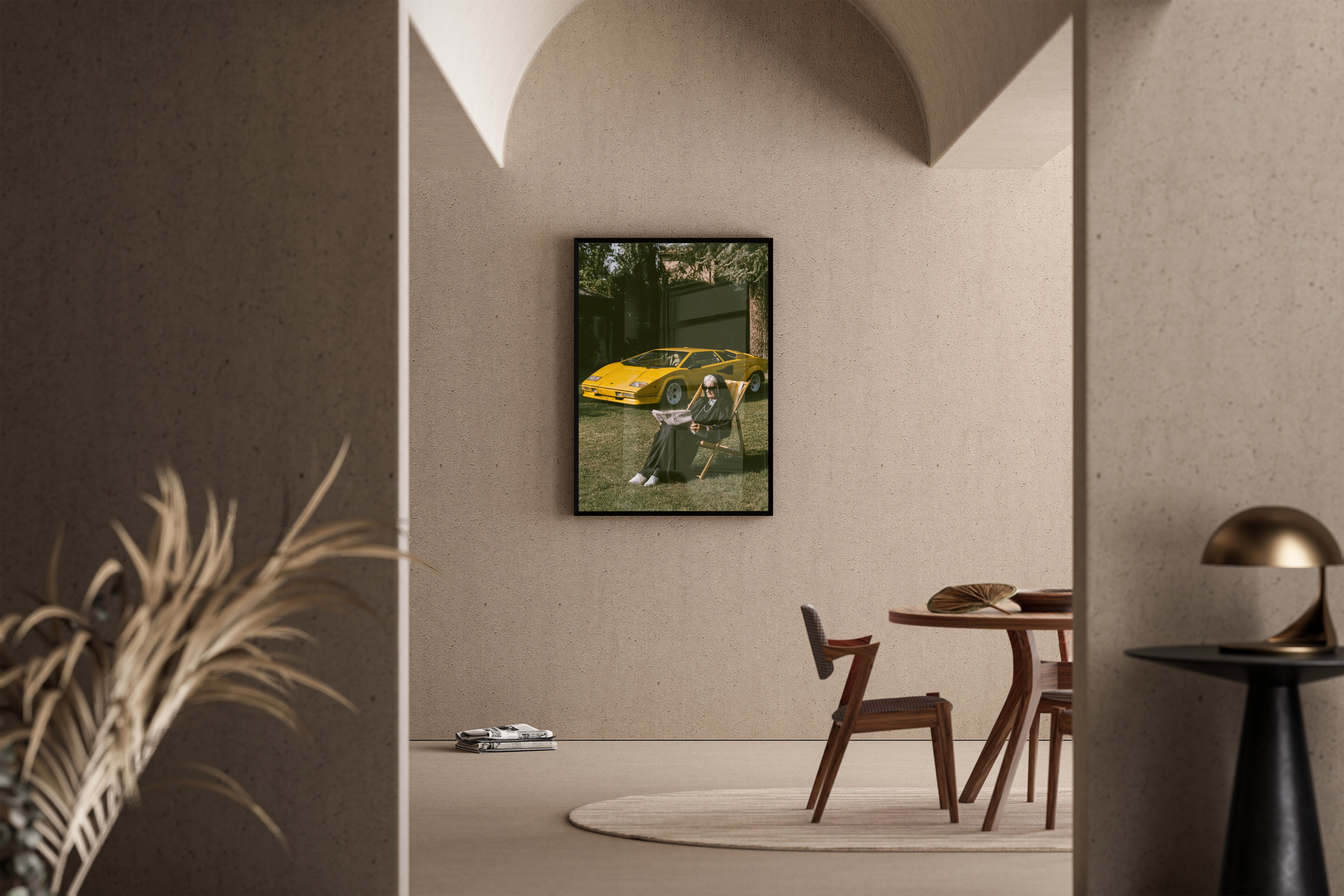 Divine Dividends – Nonne liest Zeitung Lamborghini Countach Hintergrund | Humor-Automobil-Stil – Poster im Esszimmer