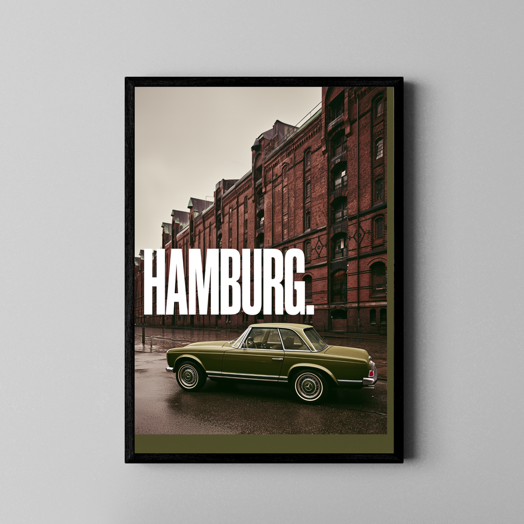 Hamburg. – Mercedes Pagode SL Speicherstadt Backstein | Cinematic-Foto-Stil – Poster im schwarzen Rahmen