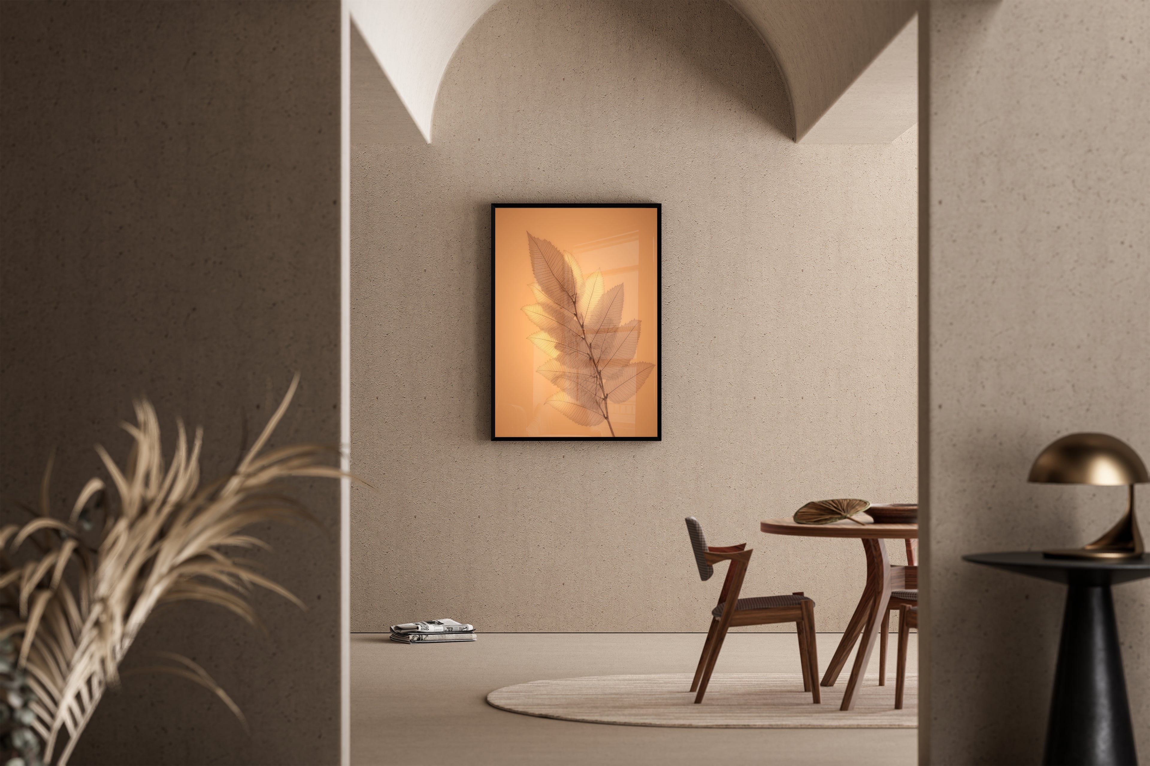 Transparente Skelettblätter auf warmem Orangehintergrund – Kunstdruck im mediterranen Esszimmer