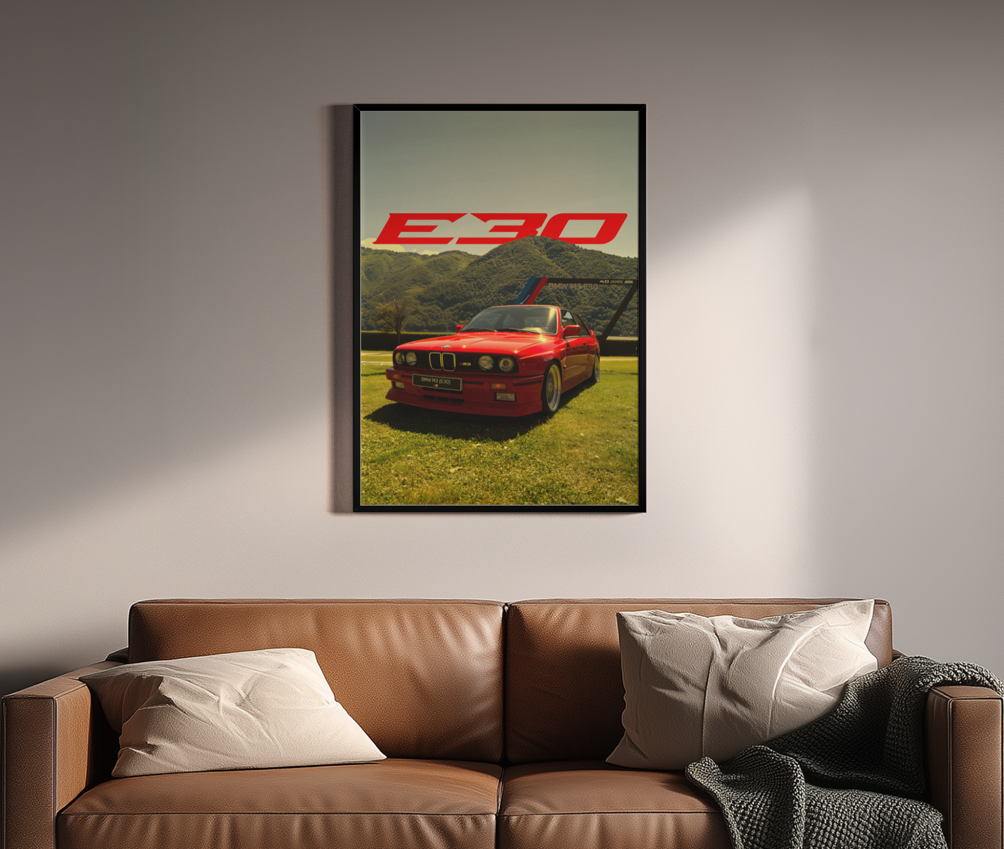 M3 Myself and I – BMW M3 E30 Oldtimer rot cinematic | Fotografie-Optik – Wandbild über braunem Ledersofa