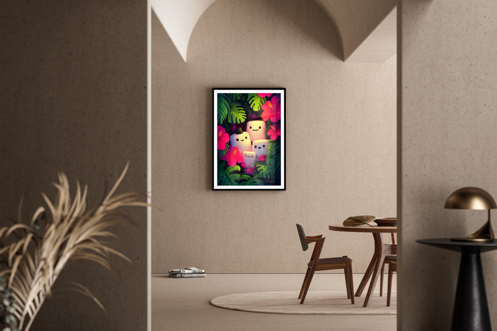 Leuchtende Marshmallow-Figuren im tropischen Dschungel mit Hibiskus – Kunstdruck im mediterranen Esszimmer