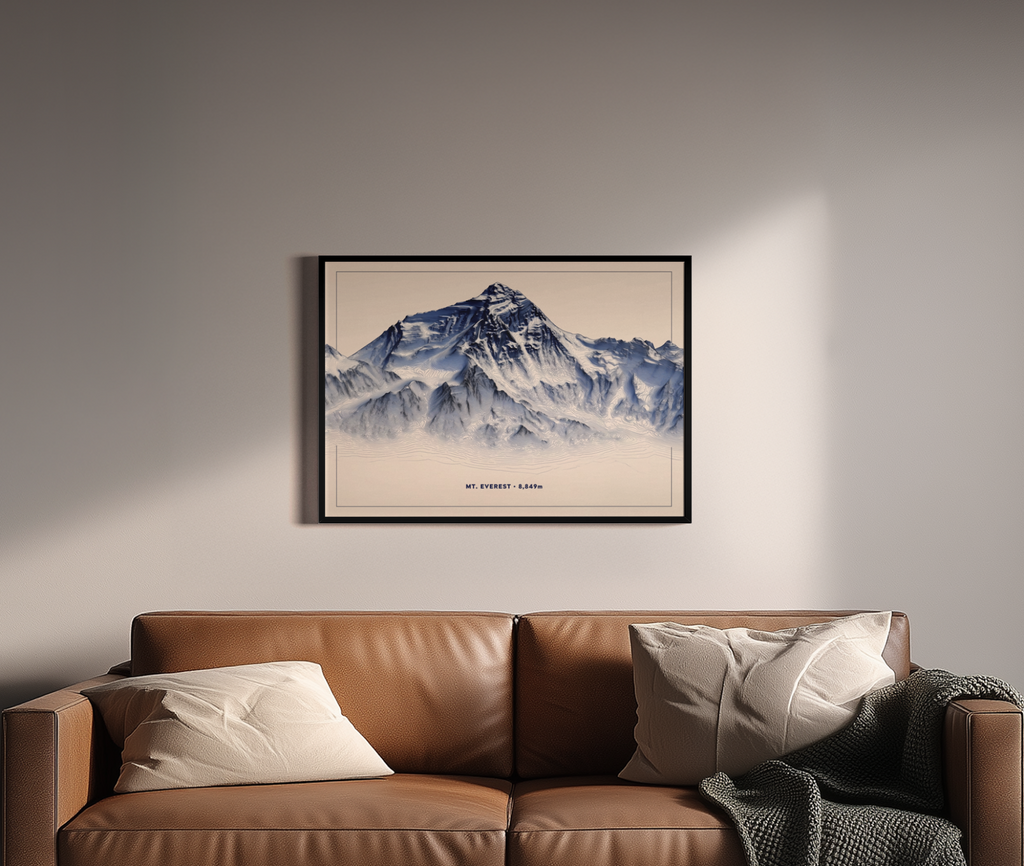 MOUNT EVEREST – topografische Illustration, 8849m, Blau-Creme – Wandbild über braunem Ledersofa