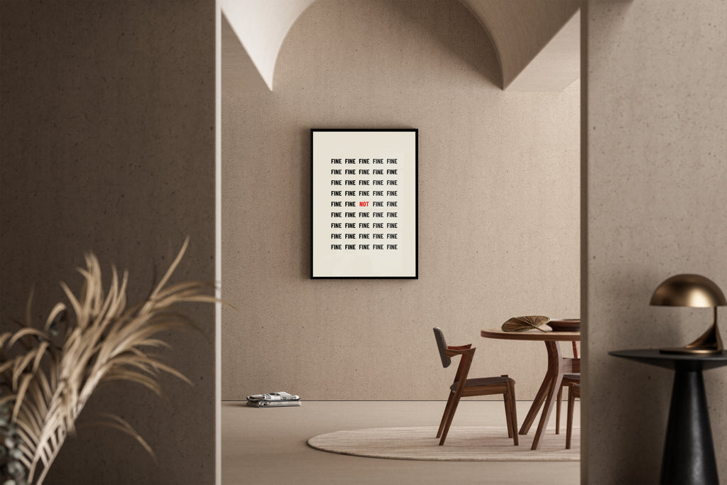 Not Fine – Versteckte Botschaft im Wortraster | Typografie-Kunstdruck – Poster im Esszimmer