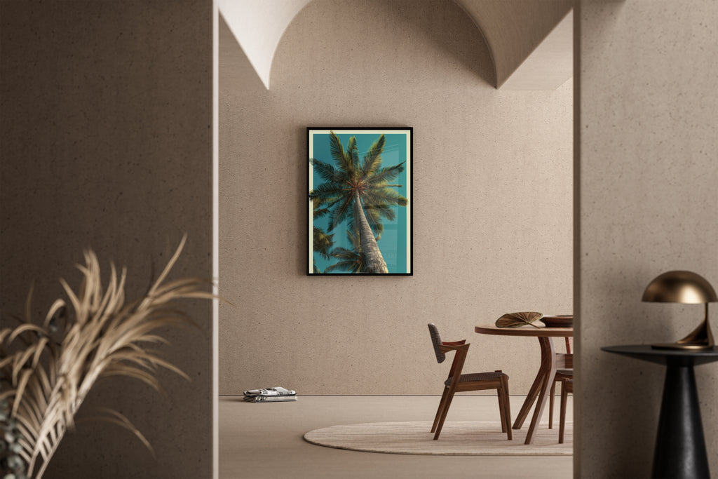 Palme vor türkisem Himmel – Kunstdruck im mediterranen Esszimmer