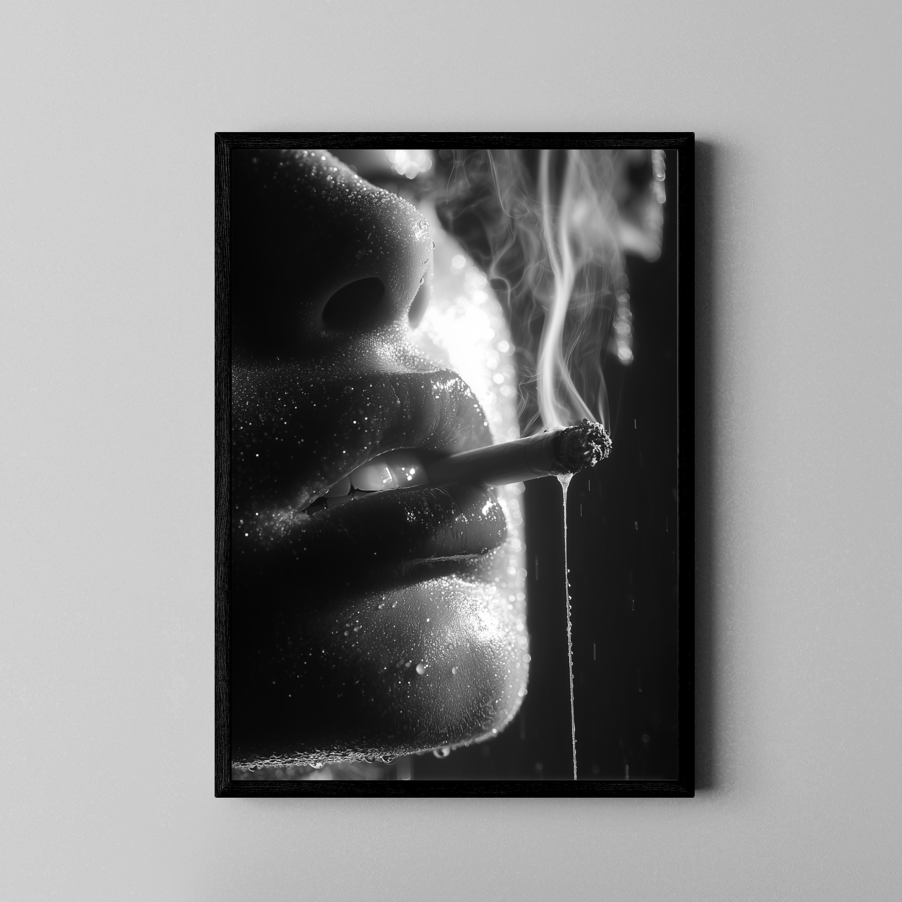 Smoky Dreams – Nahaufnahme Lippen Zigarettenrauch Wassertropfen | Fine Art Fotodruck – Poster im schwarzen Rahmen