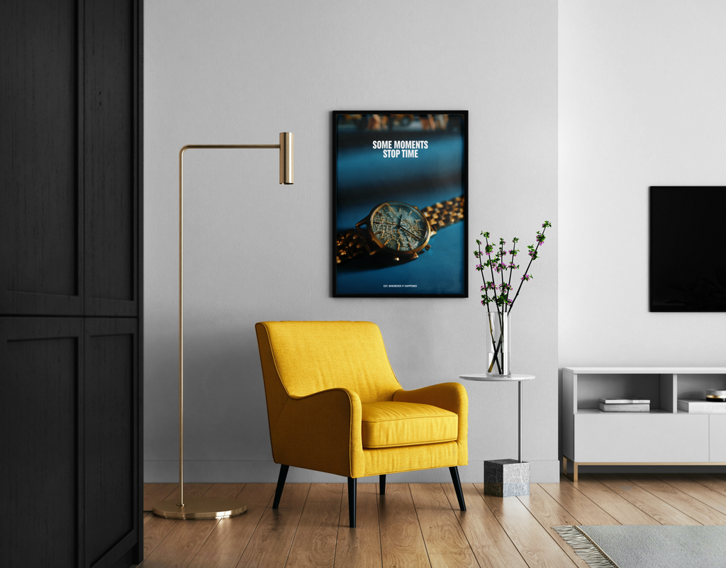 Some Moments Stop Time – Armbanduhr Wandbild gold petrol | Stillleben-Kunstdruck – Wandbild im modernen Wohnzimmer