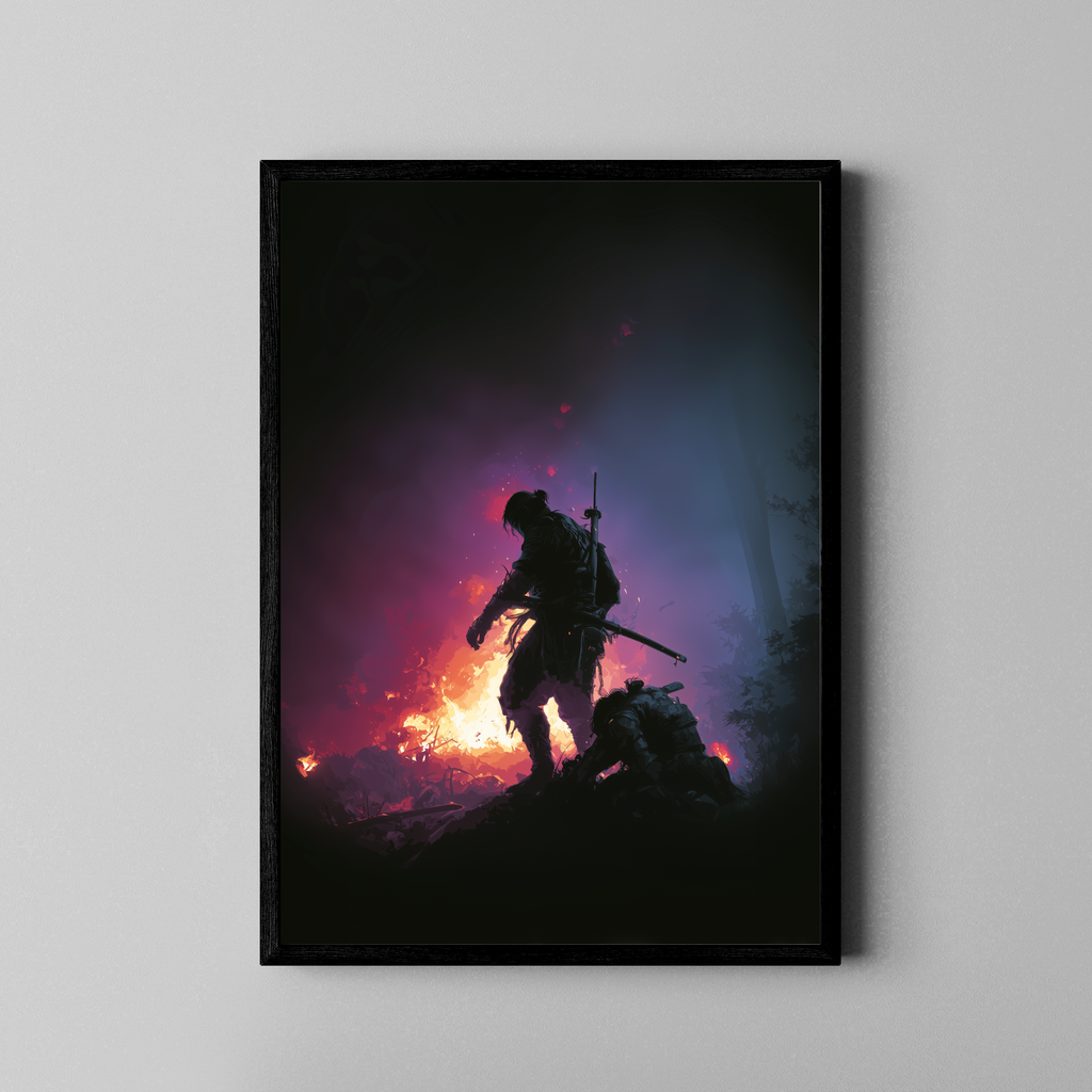 Samurai-Silhouette in lila-blauem Feuerschein – Japan Poster im schwarzen Rahmen