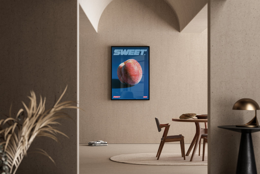 Sweet – Pfirsich in Studio-Ästhetik | Y2K-Kunstdruck – Poster im Esszimmer