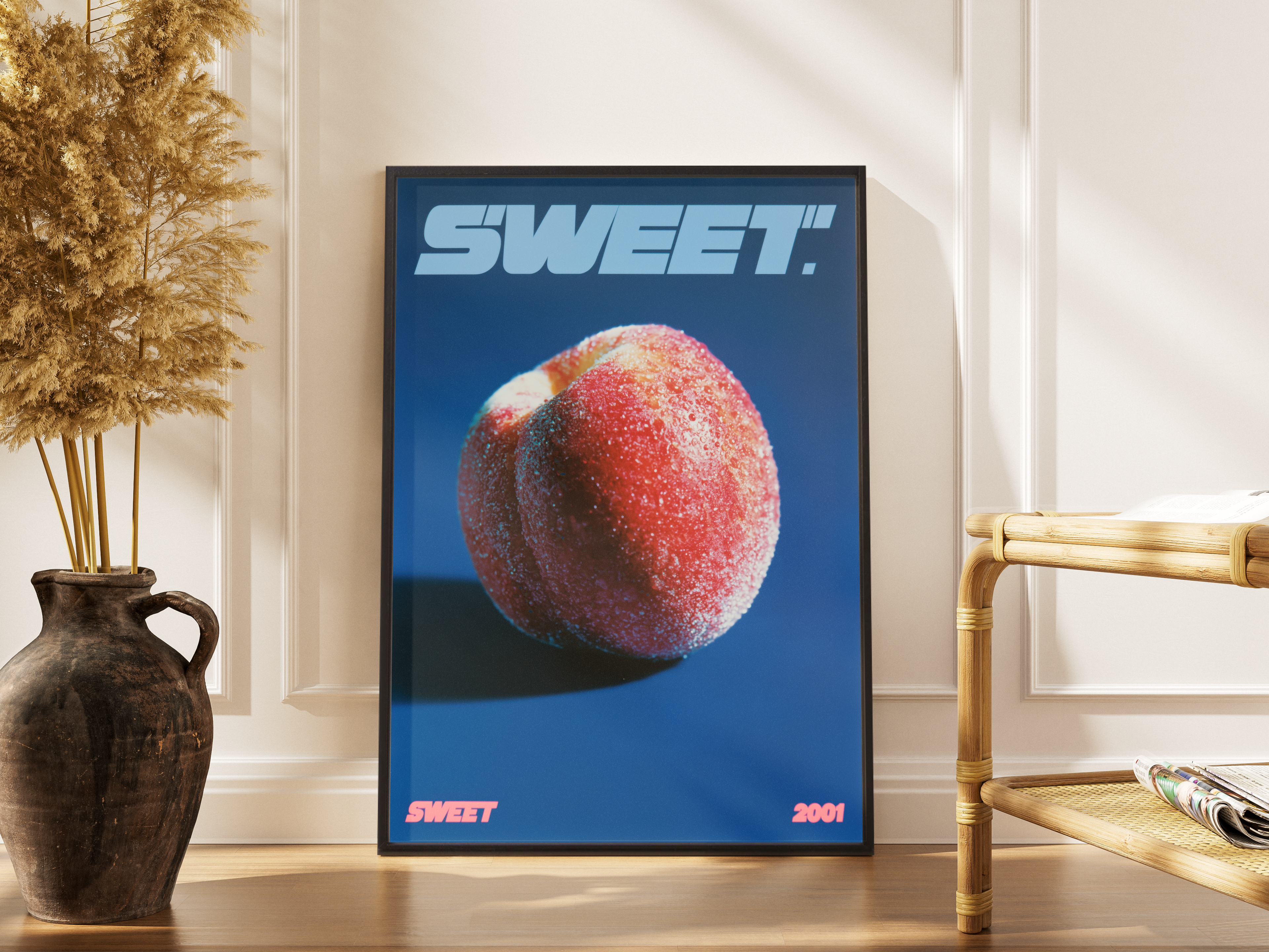 Sweet – Pfirsich mit Sweet 2001 Schriftzug | Y2K-Fine-Art-Poster – gerahmtes Poster kaufen