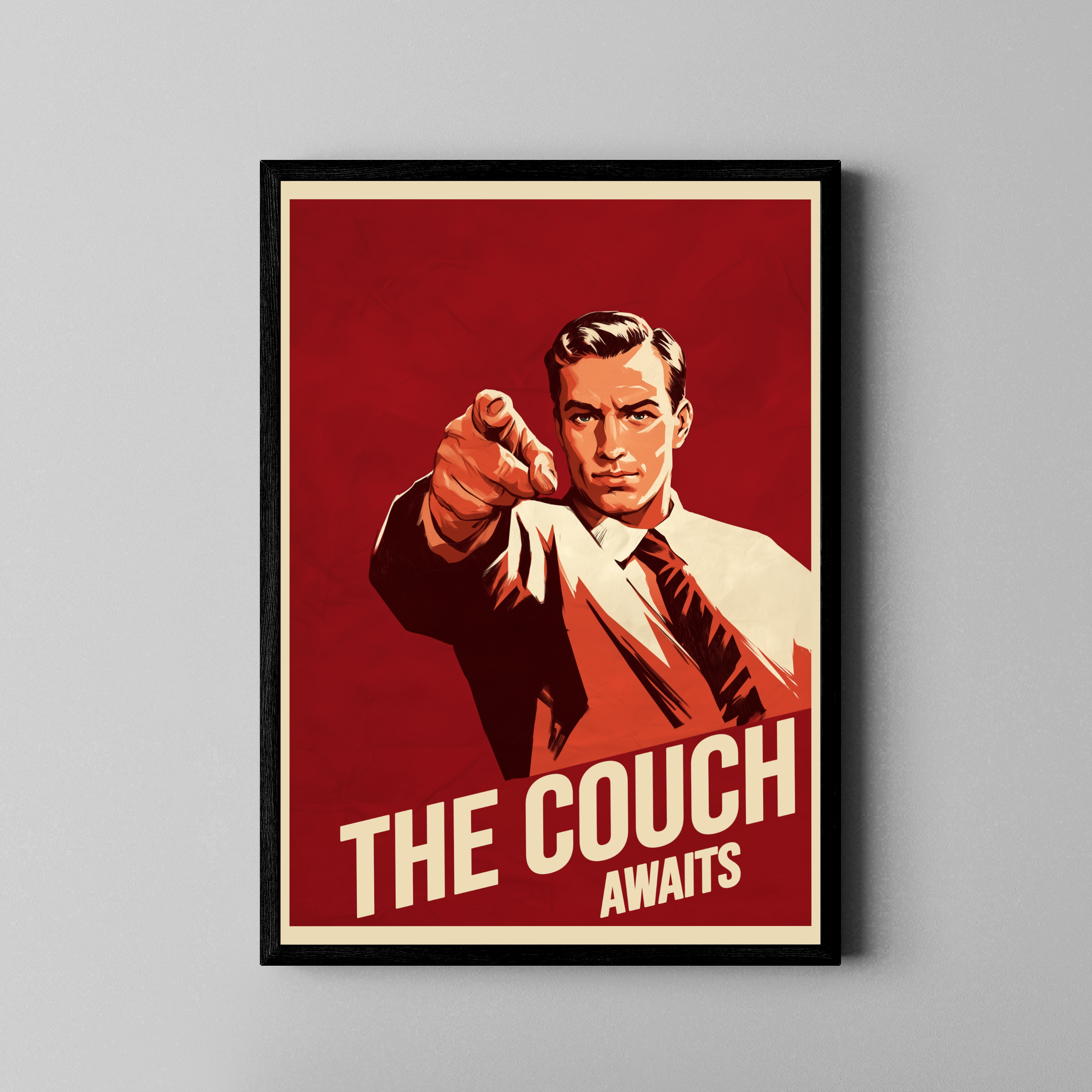 The Couch Awaits – Retro-Mann zeigt auf Betrachter | Sowjet-Plakat-Stil Fine Art – Poster im schwarzen Rahmen